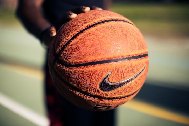 https://www.basketballforcoaches.com/wp-content/uploads/2018/09/size-7-basketball.jpg