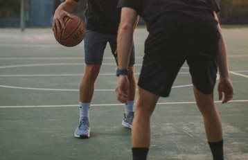 5 Common Basketball Injuries (and How To Treat Them)