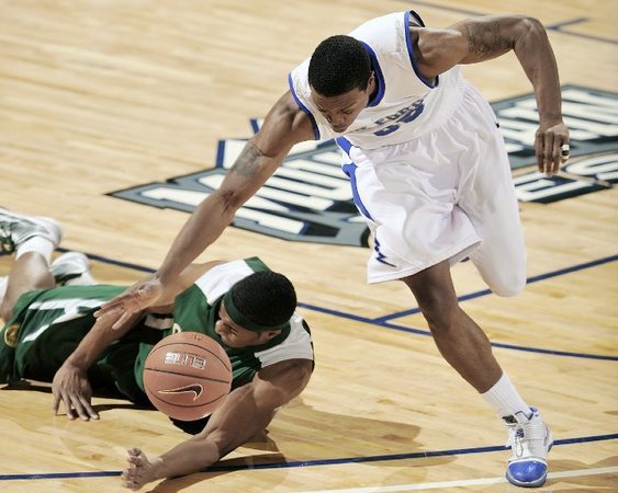 Fast Break Basketball: 8 Keys to Attack Quickly and Score